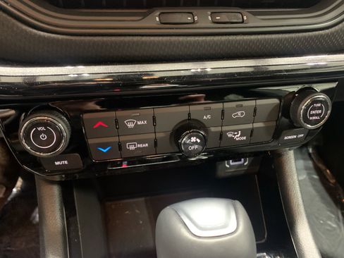 New 2026 Jeep Compass Latitude AWD/4WD image 25