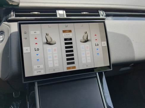 New 2026 Land Rover Range Rover Velar Dynamic SE image 24