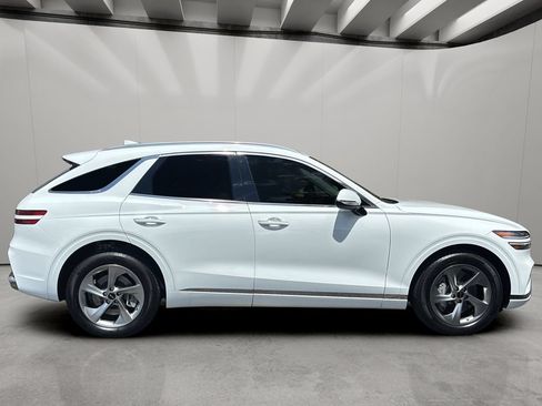 Certified 2026 Genesis GV70 2.5T AWD/4WD image 6