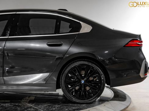 Used 2025 BMW 530i RWD image 17