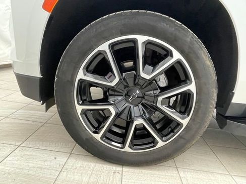 Certified 2023 Chevrolet Suburban RST image 8