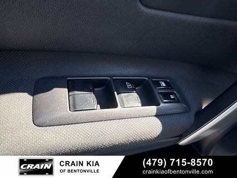 Used 2013 Nissan Rogue S image 18