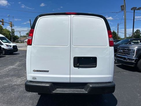 Used 2020 Chevrolet Express 3500 Extended RWD image 9