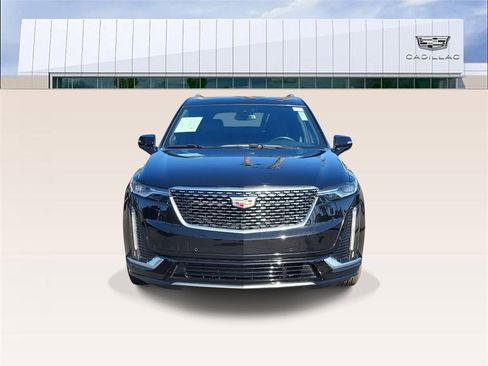 Certified 2023 Cadillac XT6 Premium Luxury image 3