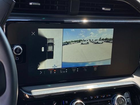 Used 2024 GMC Sierra 2500 AT4 w/ AT4 Premium Plus Package AWD/4WD image 19