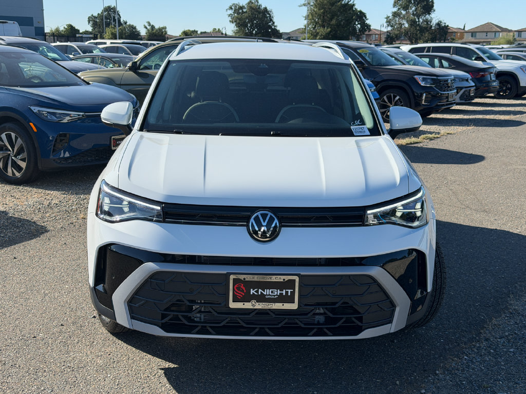 New 2026 Volkswagen Taos SE FWD image 4
