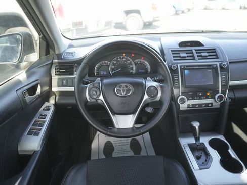 Used 2012 Toyota Camry SE image 22