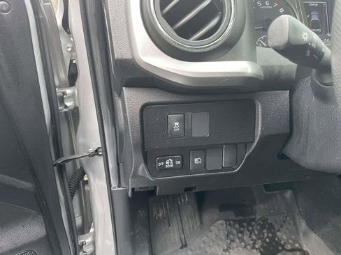 Used 2022 Toyota Tacoma SR5 image 30