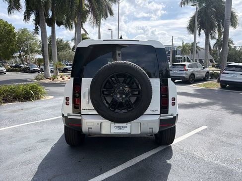 Used 2025 Land Rover Defender 110 S AWD/4WD image 7