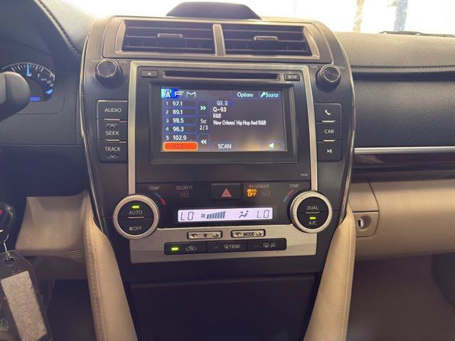 Used 2014 Toyota Camry XLE FWD image 9