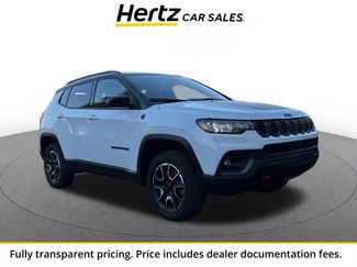 Used 2025 Jeep Compass Trailhawk AWD/4WD video 1