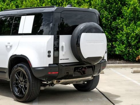 Used 2026 Land Rover Defender 110 S AWD/4WD image 17