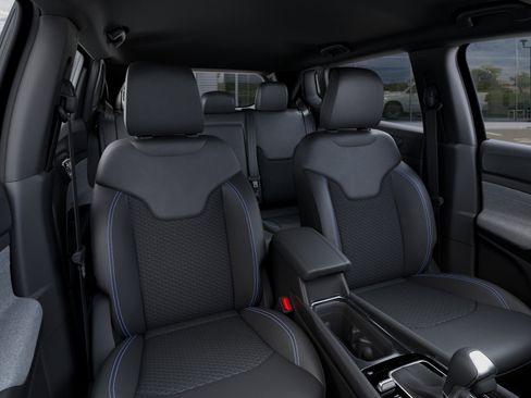 New 2025 Jeep Compass Latitude image 42