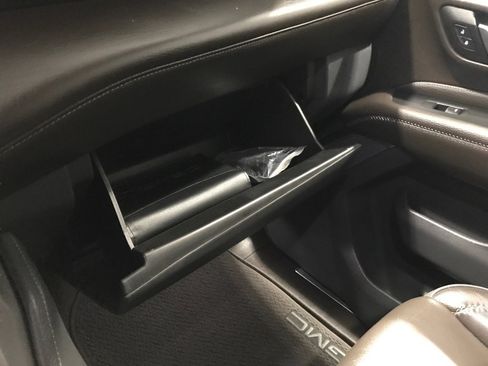 Used 2021 GMC Yukon XL Denali w/ LPO, Illumination Package image 37