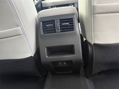 New 2025 Mitsubishi Outlander SE image 26