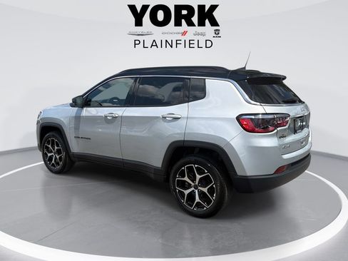 Used 2025 Jeep Compass Limited AWD/4WD image 7