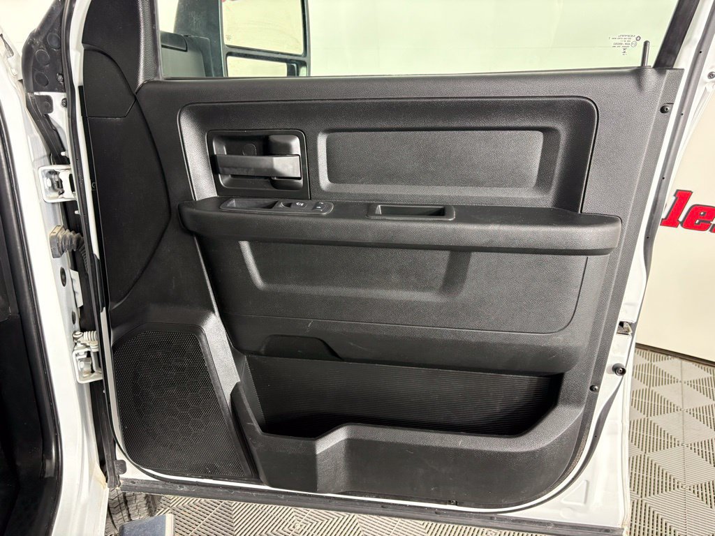 Used 2024 RAM 3500 Tradesman w/ Chrome Appearance Group AWD/4WD image 38