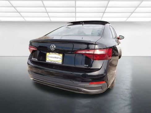 Used 2024 Volkswagen Jetta SE image 5