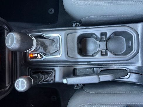 Used 2021 Jeep Gladiator Sport image 23