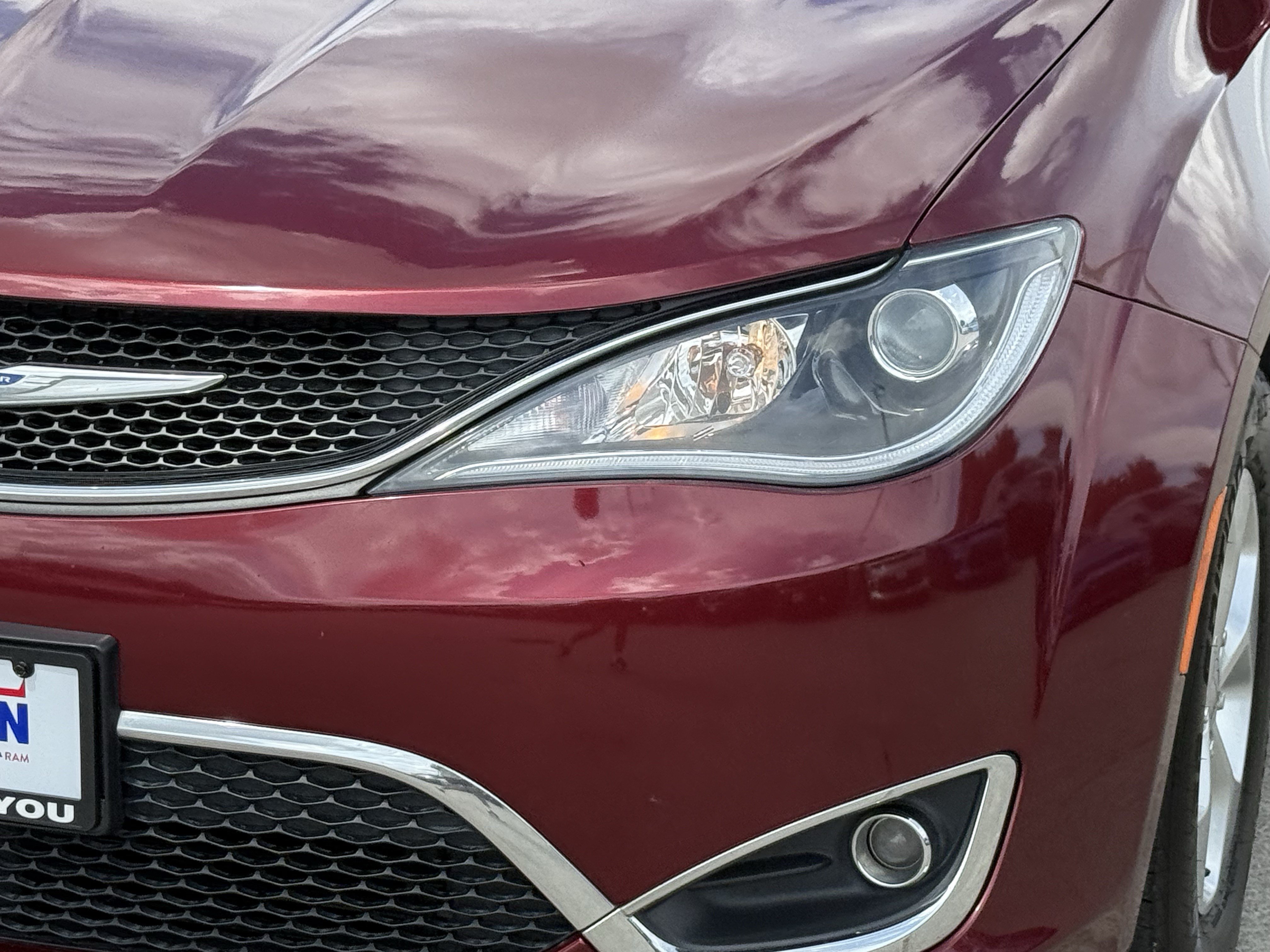 Used 2017 Chrysler Pacifica Touring-L Plus FWD image 12