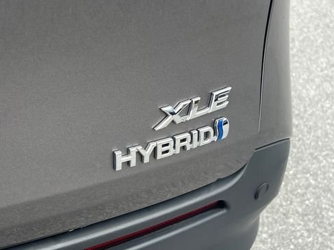 Used 2024 Toyota Sienna XLE image 16
