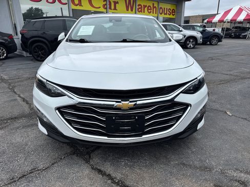 Used 2023 Chevrolet Malibu LT FWD image 2