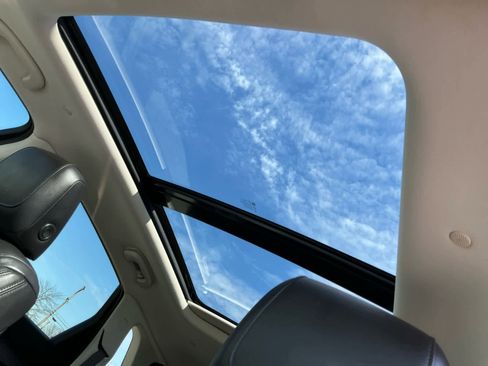 Used 2018 Cadillac XT5 Luxury w/ Driver Awareness Package image 27