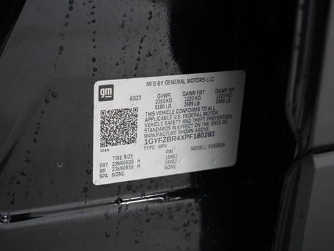 Used 2023 Cadillac XT4 Luxury w/ Cold Weather Package AWD/4WD image 38