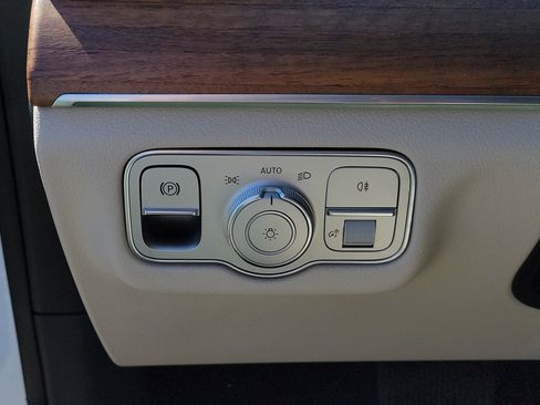 Certified 2026 Mercedes-Benz GLS 450 4MATIC image 26