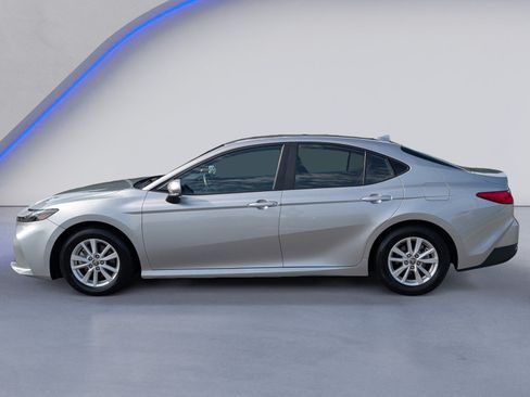 Used 2025 Toyota Camry LE FWD image 6