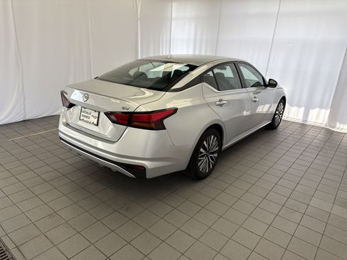 Used 2023 Nissan Altima 2.5 SV image 4
