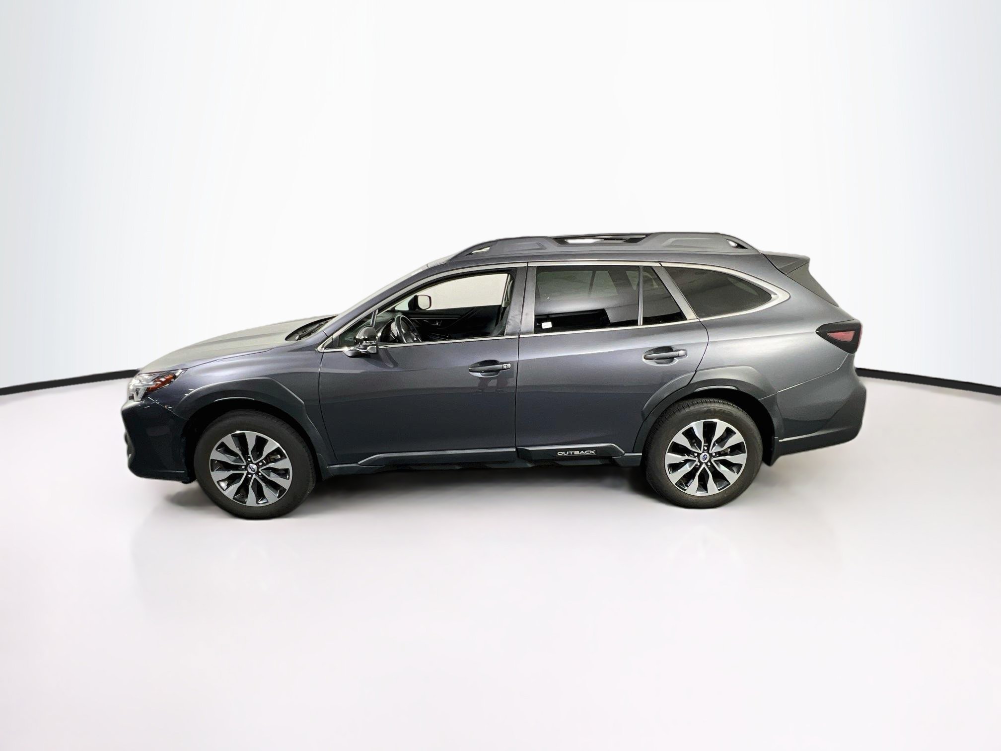 Used 2023 Subaru Outback Limited AWD/4WD image 8
