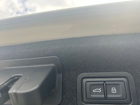 Used 2023 Audi A6 Premium Plus w/ Premium Plus Package image 43