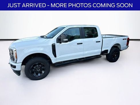 Used 2023 Ford F250 XL w/ STX Appearance Package AWD/4WD image 4
