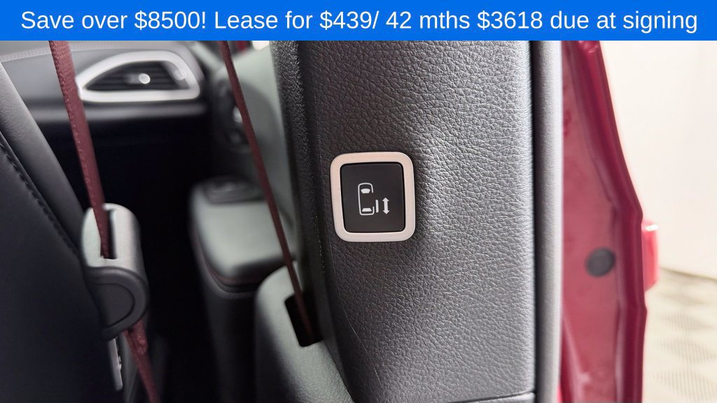 New 2027 Chrysler Pacifica Select AWD/4WD image 29