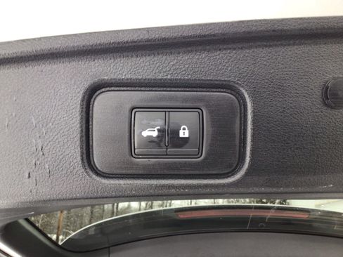 Used 2022 Nissan Pathfinder SL image 15