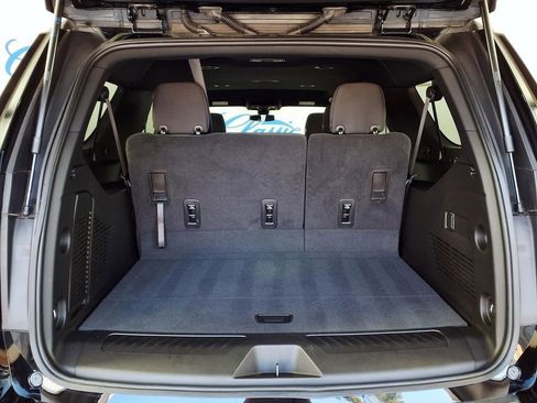 Used 2022 GMC Yukon XL SLE w/ Gmc Pro Safety Plus Package image 10