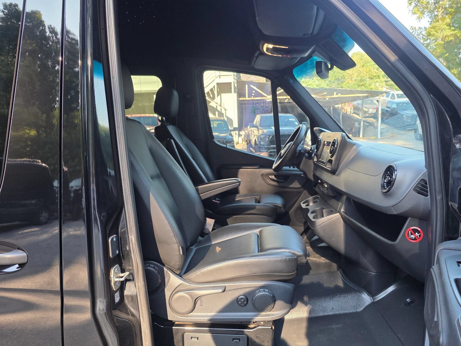 Used 2019 Mercedes-Benz Sprinter 2500 w/ Driver Convenience Package image 28