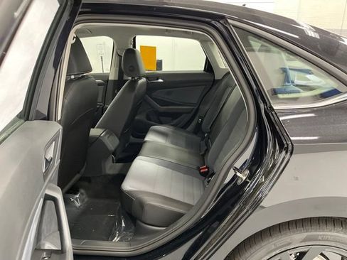 New 2026 Volkswagen Jetta SE FWD image 8