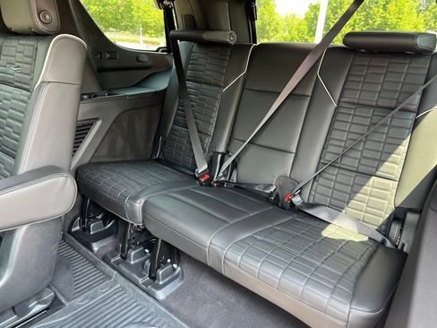 Certified 2024 Cadillac Escalade Sport Platinum w/ LPO, ONYX Package AWD/4WD image 24