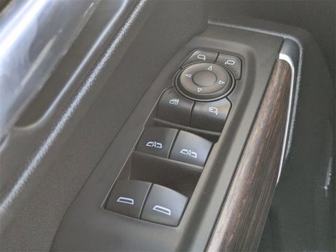 Used 2021 Chevrolet Silverado 1500 High Country w/ Technology Package AWD/4WD image 24