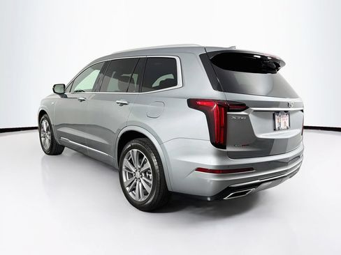 Used 2025 Cadillac XT6 Premium Luxury FWD image 7