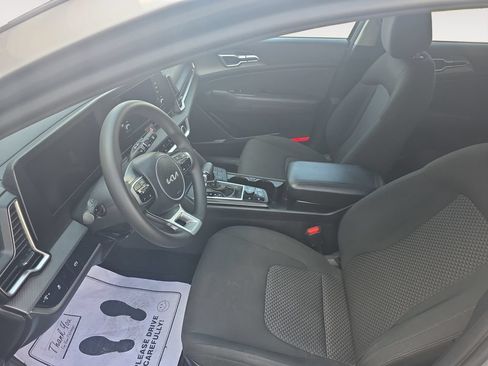 Used 2023 Kia Sportage LX FWD image 9