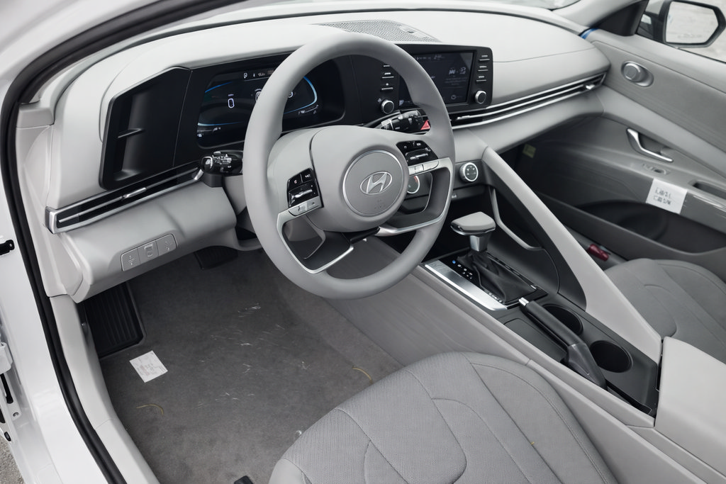 New 2026 Hyundai Elantra SEL Sport FWD image 12