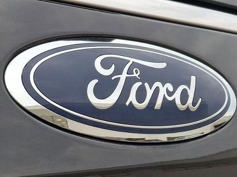 Used 2024 Ford Expedition XLT image 34