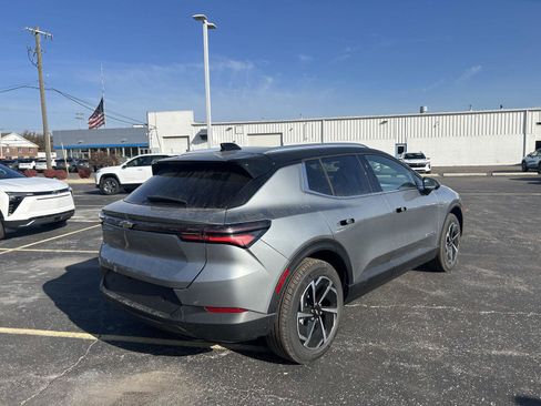 New 2026 Chevrolet Equinox EV LT FWD image 5