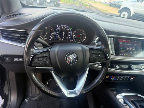 Used 2023 Buick Enclave Avenir w/ Avenir Technology Package AWD/4WD image 9
