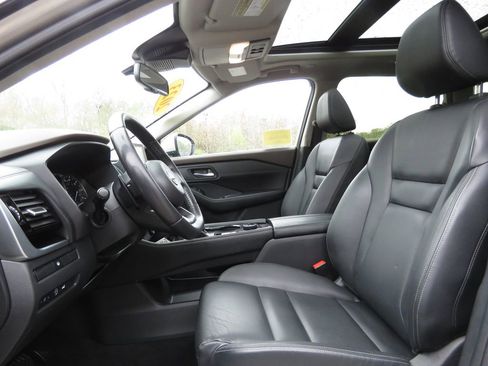 Used 2023 Nissan Rogue SL AWD/4WD image 10