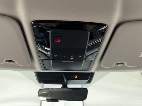 Used 2025 Mitsubishi Outlander SE FWD image 70