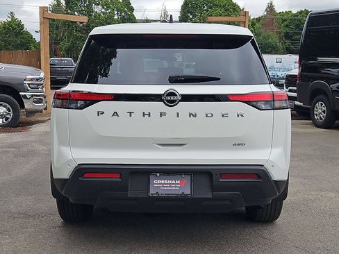 Used 2025 Nissan Pathfinder S AWD/4WD image 6
